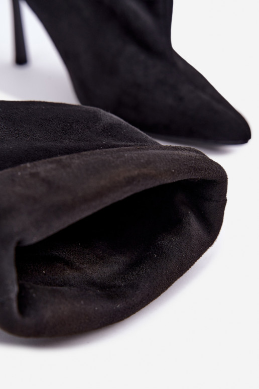 Slip-On Stiefeletten mit dünnen Absätzen in Schwarz Kamea