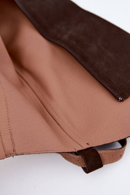 Schokoladenfarbene Wildleder-Überknie-Stiefel mit dekorativen Riemen Clarimond
