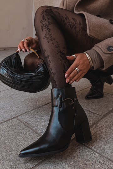 Wärmende Stiefeletten mit Absatz und Ornamenten in Schwarz Isarae 2
