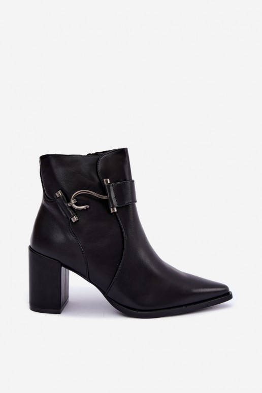 Wärmende Stiefeletten mit Absatz und Ornamenten in Schwarz Isarae