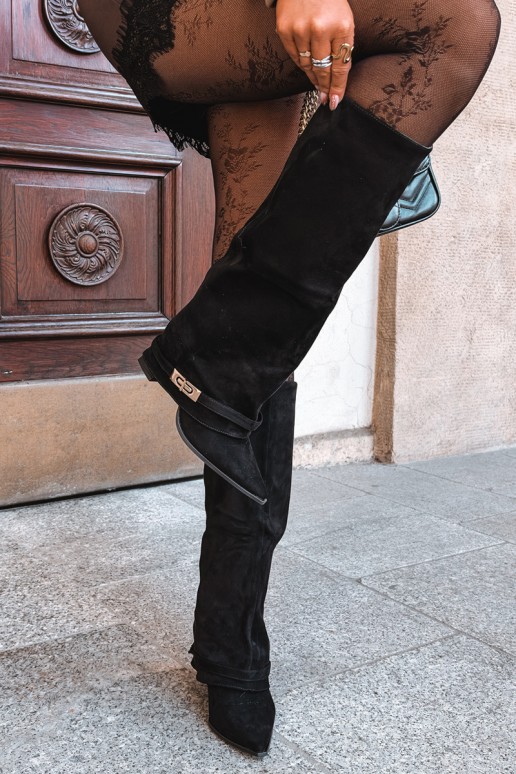 Wärmende kniehohe Stiefel mit eingenähter Schaft und Absatz in Schwarz Jorella
