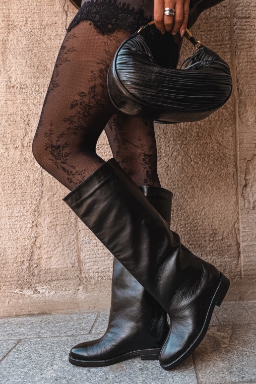 Wärmende lederne kniehohe Stiefel mit breiten Absätzen in Schwarz Zazoo 542