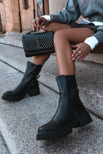 Wärmende stilvolle Damen-Stiefeletten in Schwarz