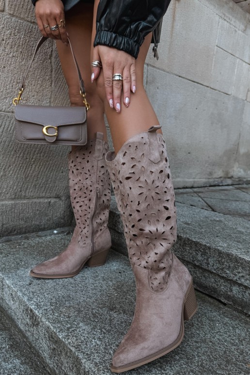 Ausschnitt kniehohe Cowboy-Stiefel mit Absatz in Sand Salirae