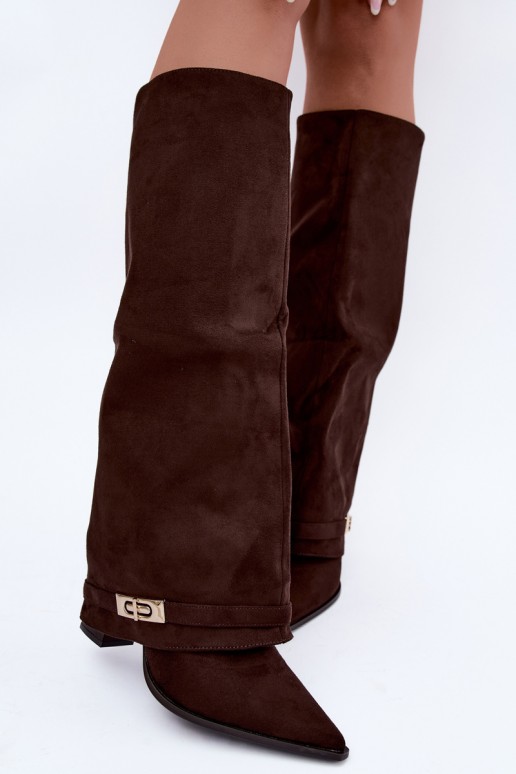 Wärmende kniehohe Stiefel mit eingenähter Schaft und Absatz in Braun Jorella