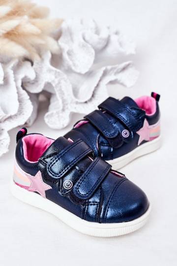 Kinderschuhe im Sportstil...