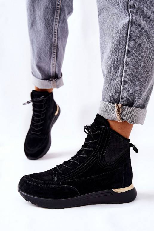 Sportliches Sneakers-Modell in der... Sportliches Sneakers-Modell in der...
