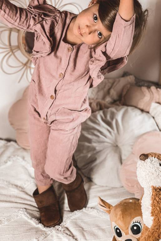 Warme Kinder-Winterstiefel in der... Warme Kinder-Winterstiefel in der...