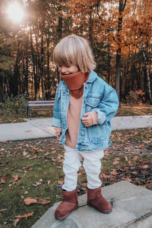 Warme Kinder-Winterstiefel in der... Warme Kinder-Winterstiefel in der...