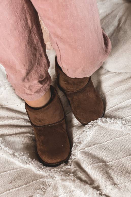 Warme Kinder-Winterstiefel in der... Warme Kinder-Winterstiefel in der...