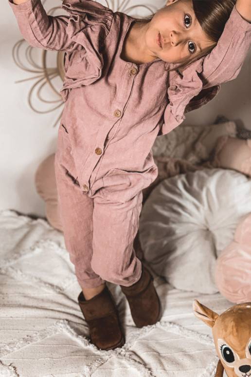 Warme Kinder-Winterstiefel in der... Warme Kinder-Winterstiefel in der...