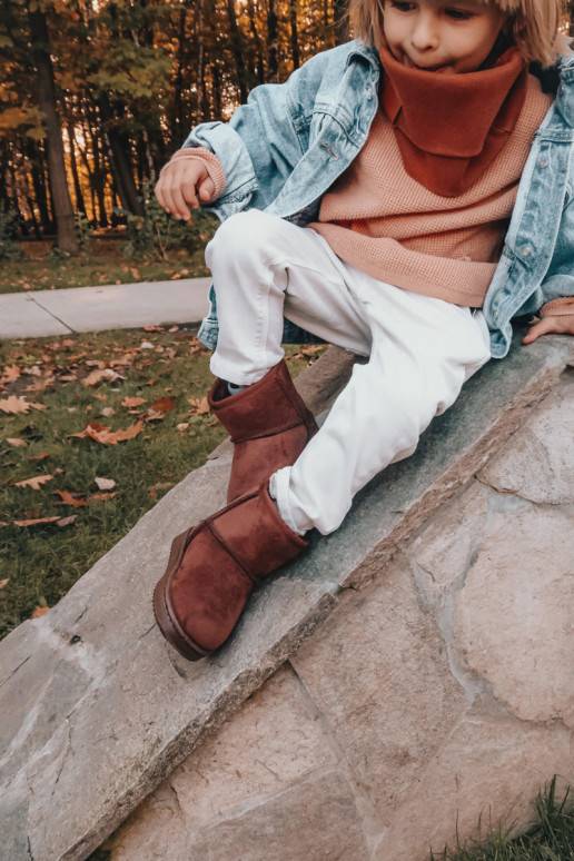 Warme Kinder-Winterstiefel in der... Warme Kinder-Winterstiefel in der...