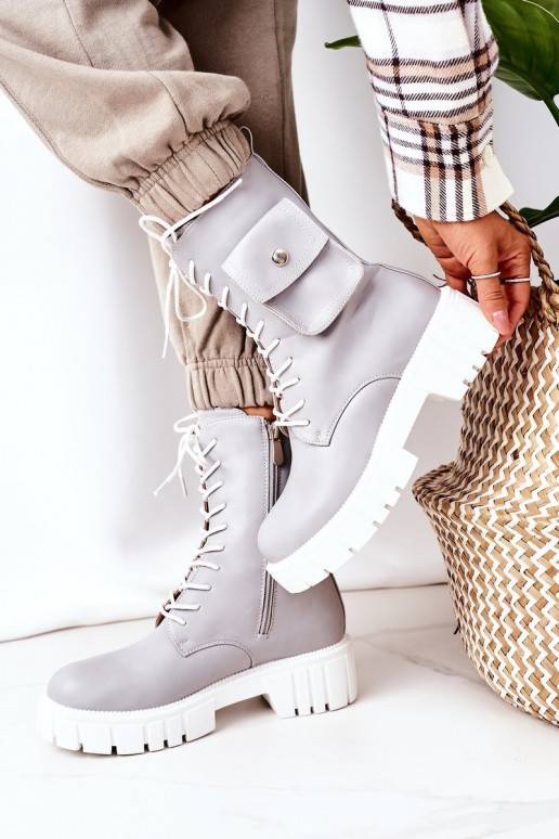 Beheizte Stiefel mit Tasche in grauer... Beheizte Stiefel mit Tasche in grauer...