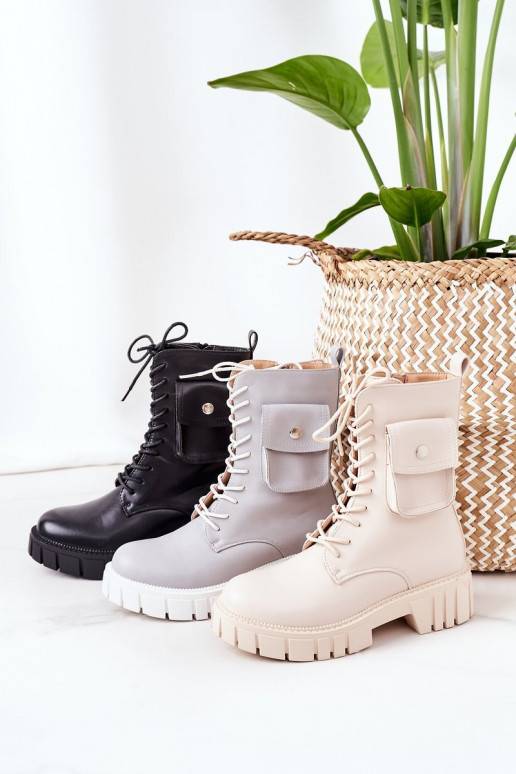 Beheizte Stiefel mit Tasche in grauer... Beheizte Stiefel mit Tasche in grauer...