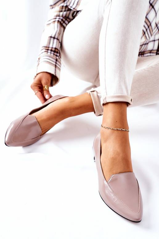 Mokassins mit silbernen Absätzen...