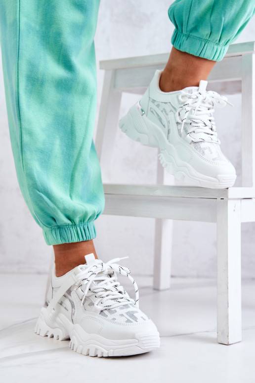Sneakers-Modellschuhe mit modischen... Sneakers-Modellschuhe mit modischen...