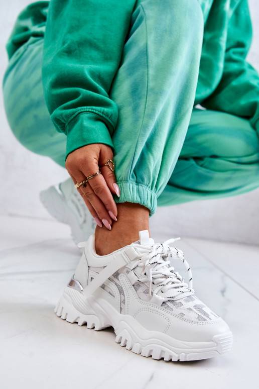 Sneakers-Modellschuhe mit modischen... Sneakers-Modellschuhe mit modischen...