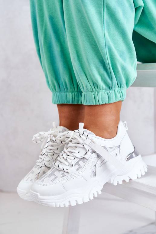 Sneakers-Modellschuhe mit modischen... Sneakers-Modellschuhe mit modischen...