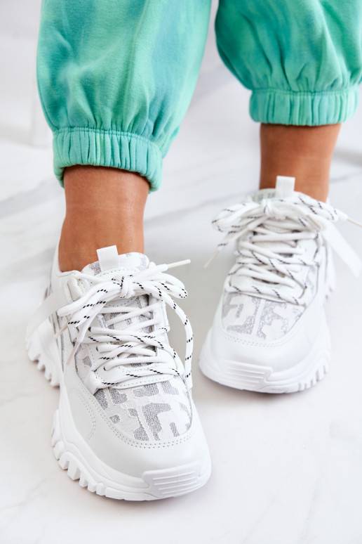 Sneakers-Modellschuhe mit modischen... Sneakers-Modellschuhe mit modischen...