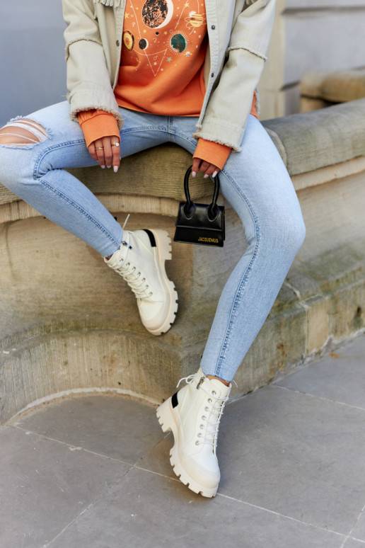 Damen-Stiefeletten in Elfenbeinfarbe...