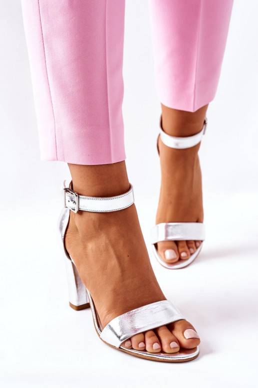 Klassische Damensandalen mit Absatz... Klassische Damensandalen mit Absatz...