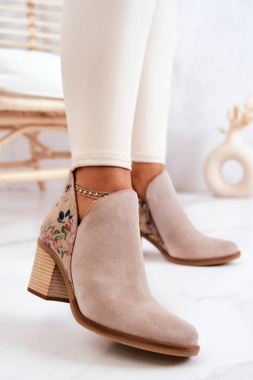 Damenstiefeletten mit Absatz in...