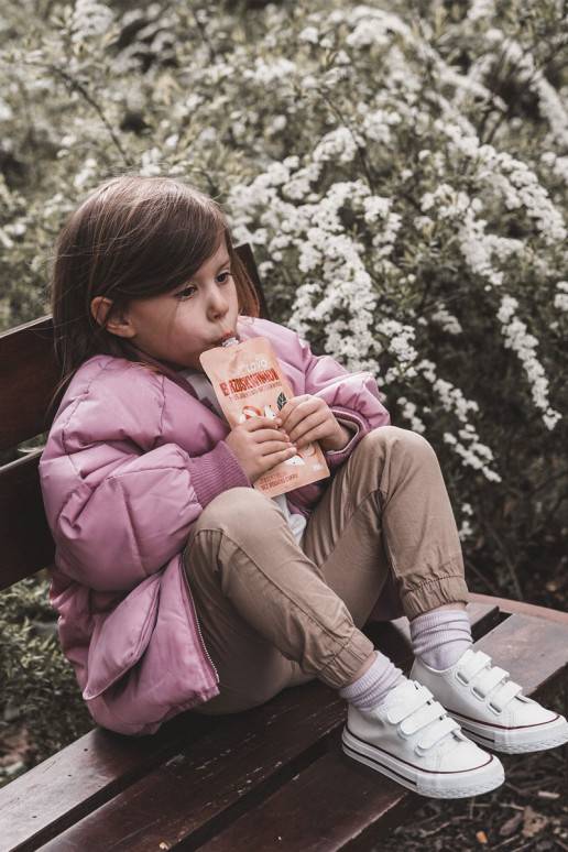 Freizeitschuhe für Kinder mit Klebeverschlüssen in der Farbe Weiß von Foster