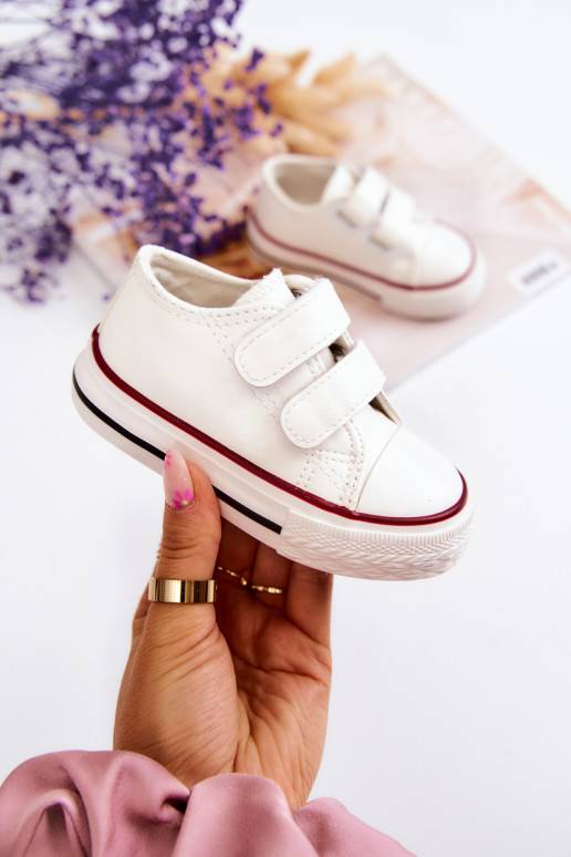 Freizeitschuhe für Kinder mit Klebeverschlüssen in der Farbe Weiß von Foster