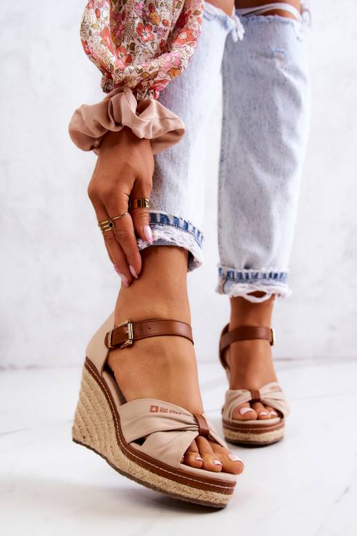 Damensandalen mit Plateau Big Star beige Damensandalen mit Plateau Big Star beige