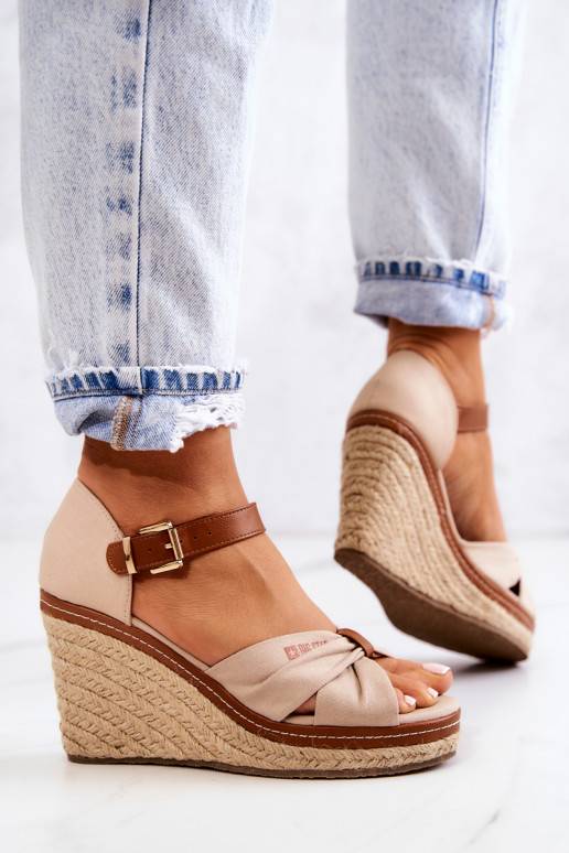 Damensandalen mit Plateau Big Star beige Damensandalen mit Plateau Big Star beige