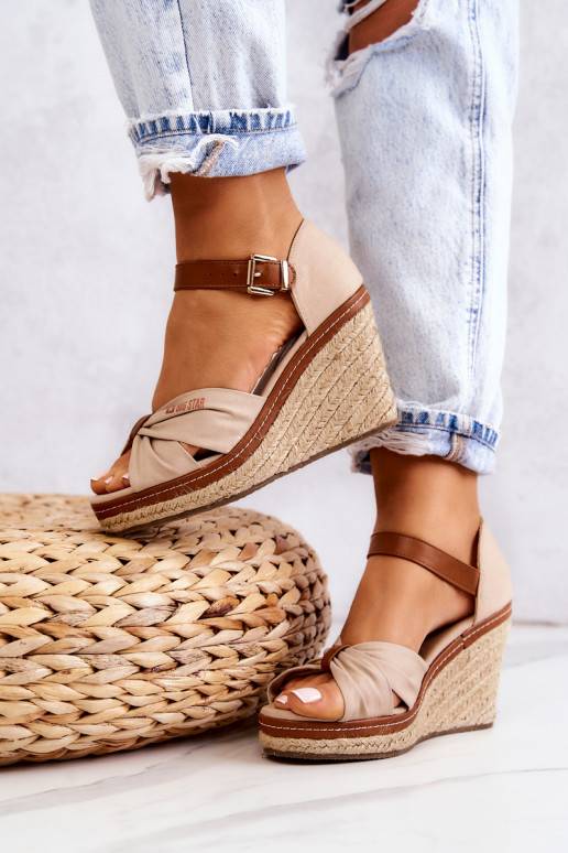 Damensandalen mit Plateau Big Star beige Damensandalen mit Plateau Big Star beige