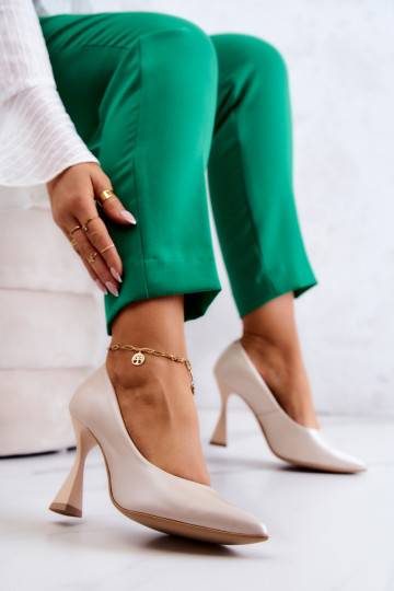 Modische Schuhe Schuhe beige Farbe