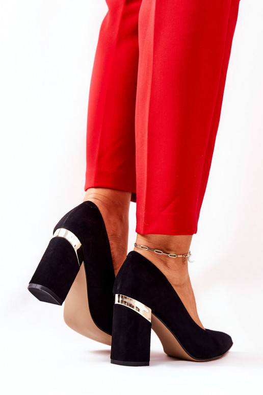 Schwarze Wildlederschuhe