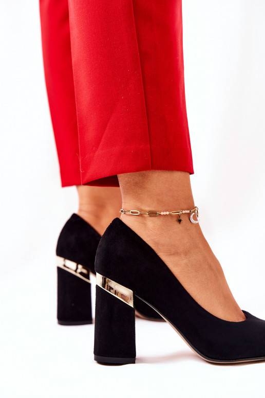 Schwarze Wildlederschuhe