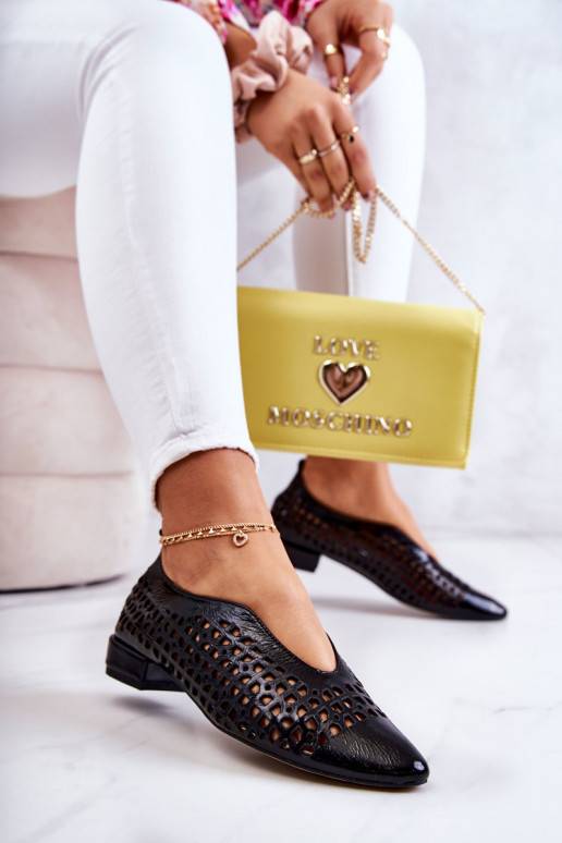 Elegante Schuhe mit durchbrochenen... Elegante Schuhe mit durchbrochenen...