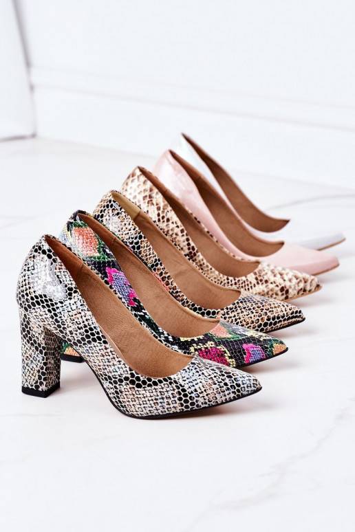Silberne Satinschuhe Silberne Satinschuhe