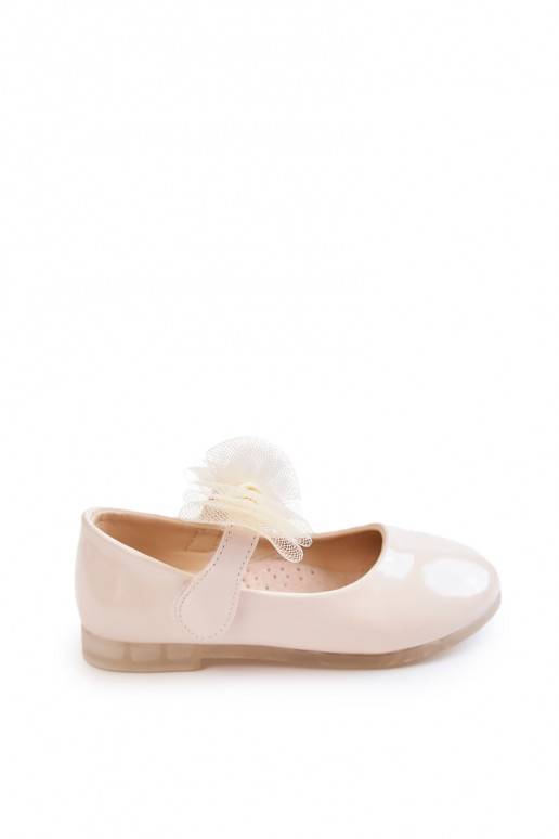 Lackierte Ballerinas für Kinder mit Klebeverschlüssen in Elfenbein Carla