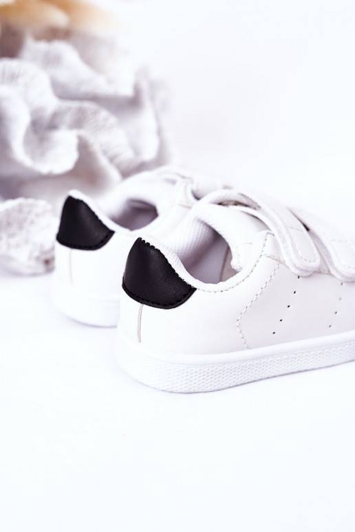 Kinder-Sneaker mit Klebeverschlüssen in der Farbe Weiß-Schwarz California
