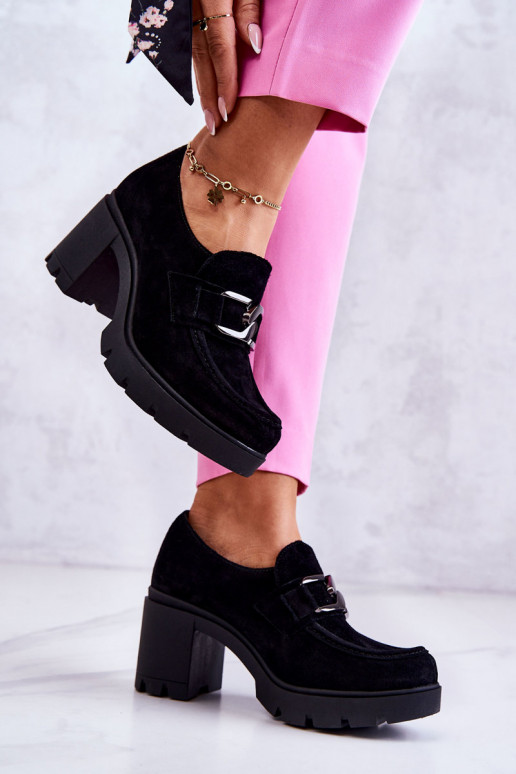Elegante Schuhe mit Absatz in der... Elegante Schuhe mit Absatz in der...