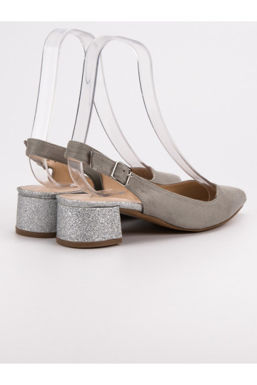 Schuhe mit glänzendem... 2