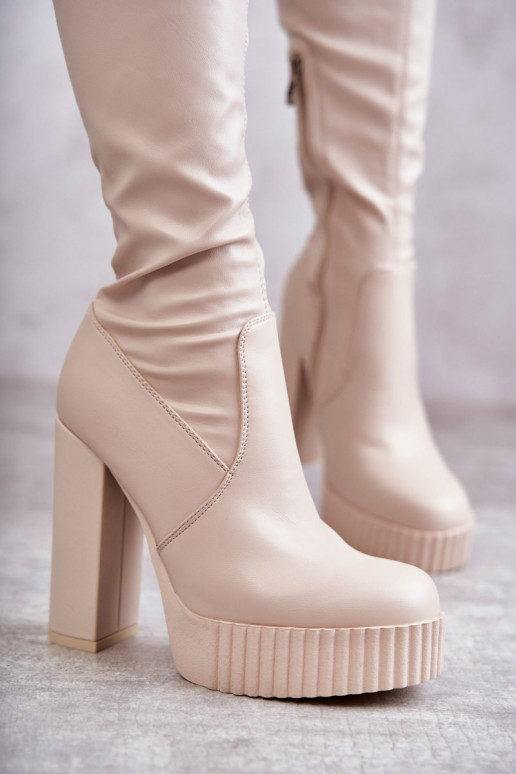 Beige lange Schuhe mit Plateau Beige lange Schuhe mit Plateau