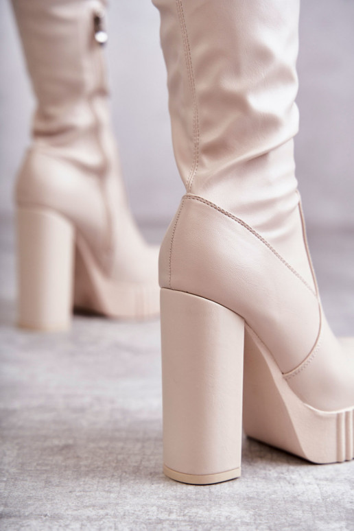 Beige lange Schuhe mit Plateau Beige lange Schuhe mit Plateau