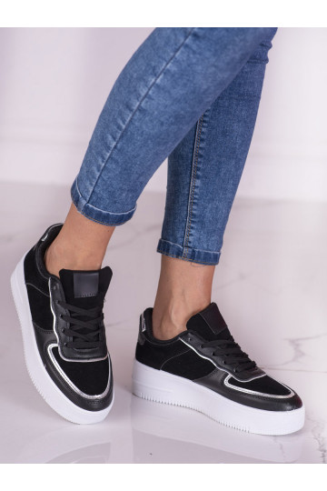 Damenschuhe mit hoher Plateausohle in Schwarz mit Schnürsenkeln von Shelovet 2