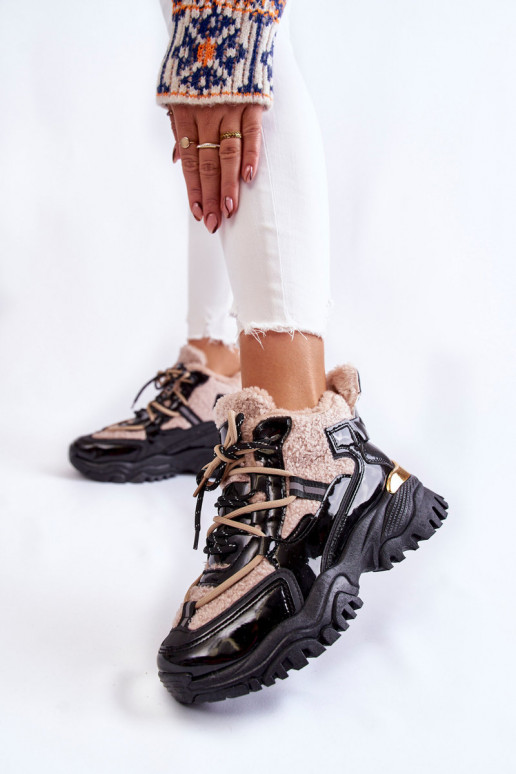 Schwarze und beige warme Sportschuhe...