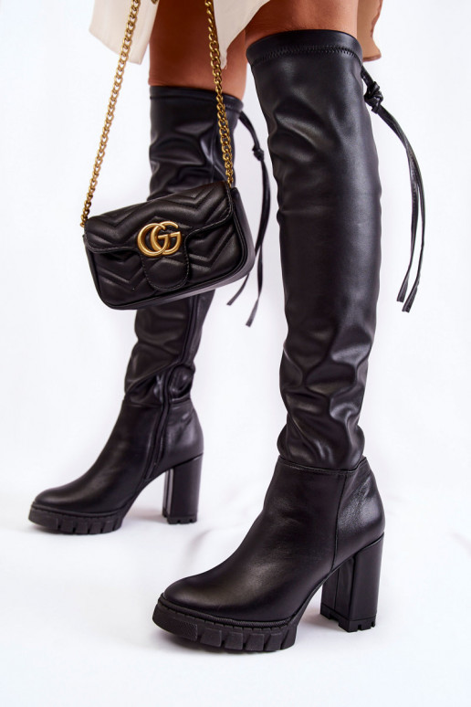 Schwarze lange Schuhe mit Plateauschuhen Schwarze lange Schuhe mit Plateauschuhen