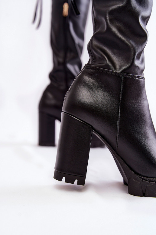 Schwarze lange Schuhe mit Plateauschuhen Schwarze lange Schuhe mit Plateauschuhen