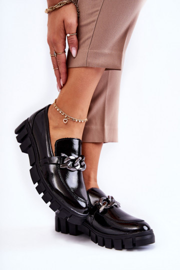 Schuhe mit Lackledereffekt...