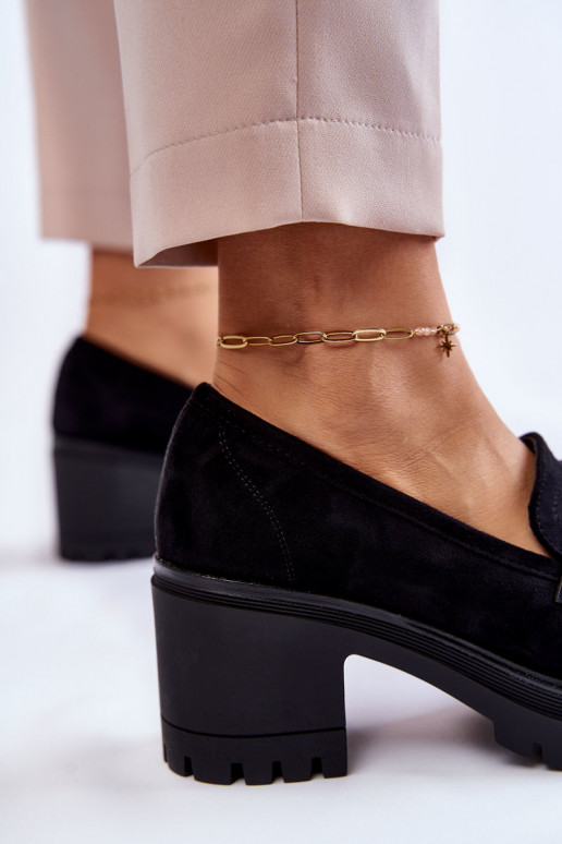 Wildlederschuhe mit Absatz in der... Wildlederschuhe mit Absatz in der...