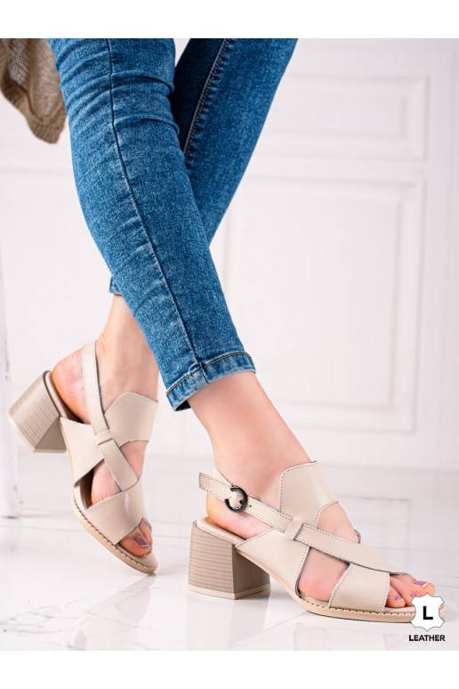 Beigefarbene Damensandalen mit Absatz...