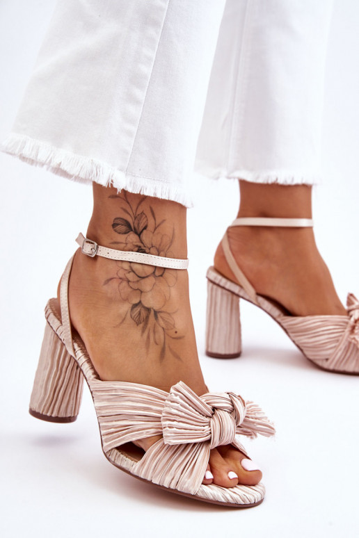 Callum High Heels mit Bändern in Elfenbein
